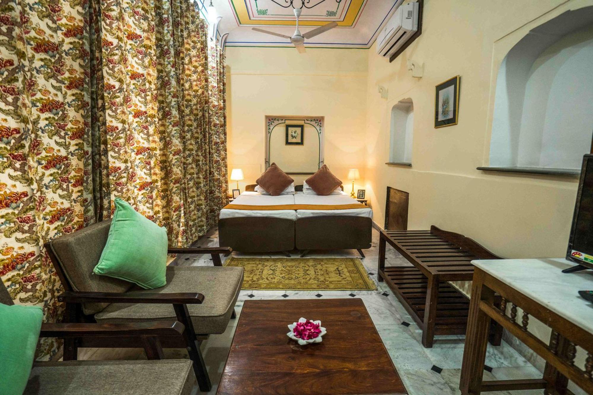 Hotel Diggi Palace Jaipur Bagian luar foto